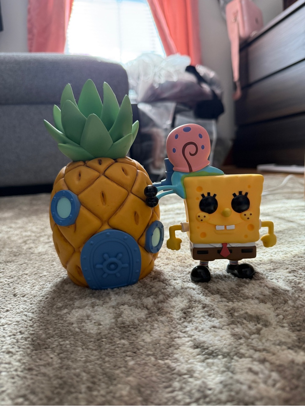 SpongeBob Squarepants and Gary with Yellow Pineapple House SET